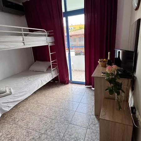 Hotel Carnival