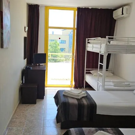 Hotel Carnival 3*